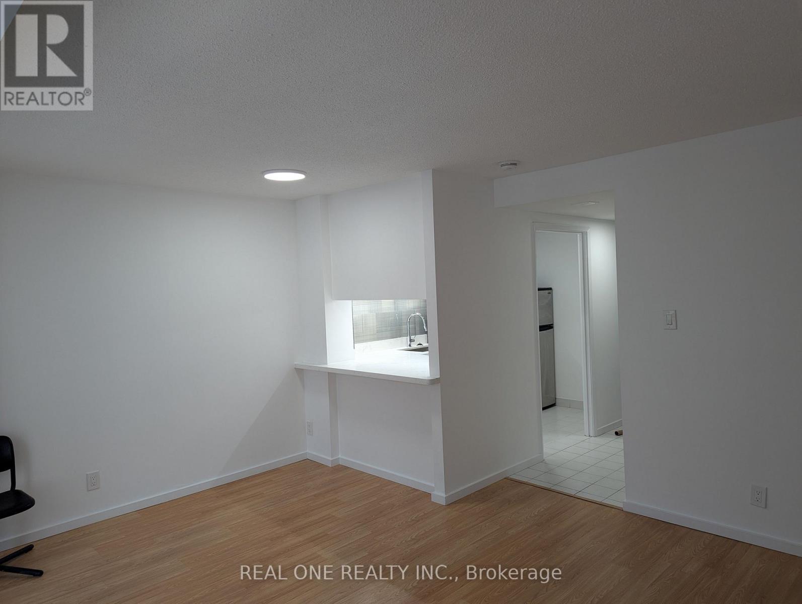 1612 - 711 Bay Street, Toronto, Ontario  M5G 2J8 - Photo 12 - C13673078