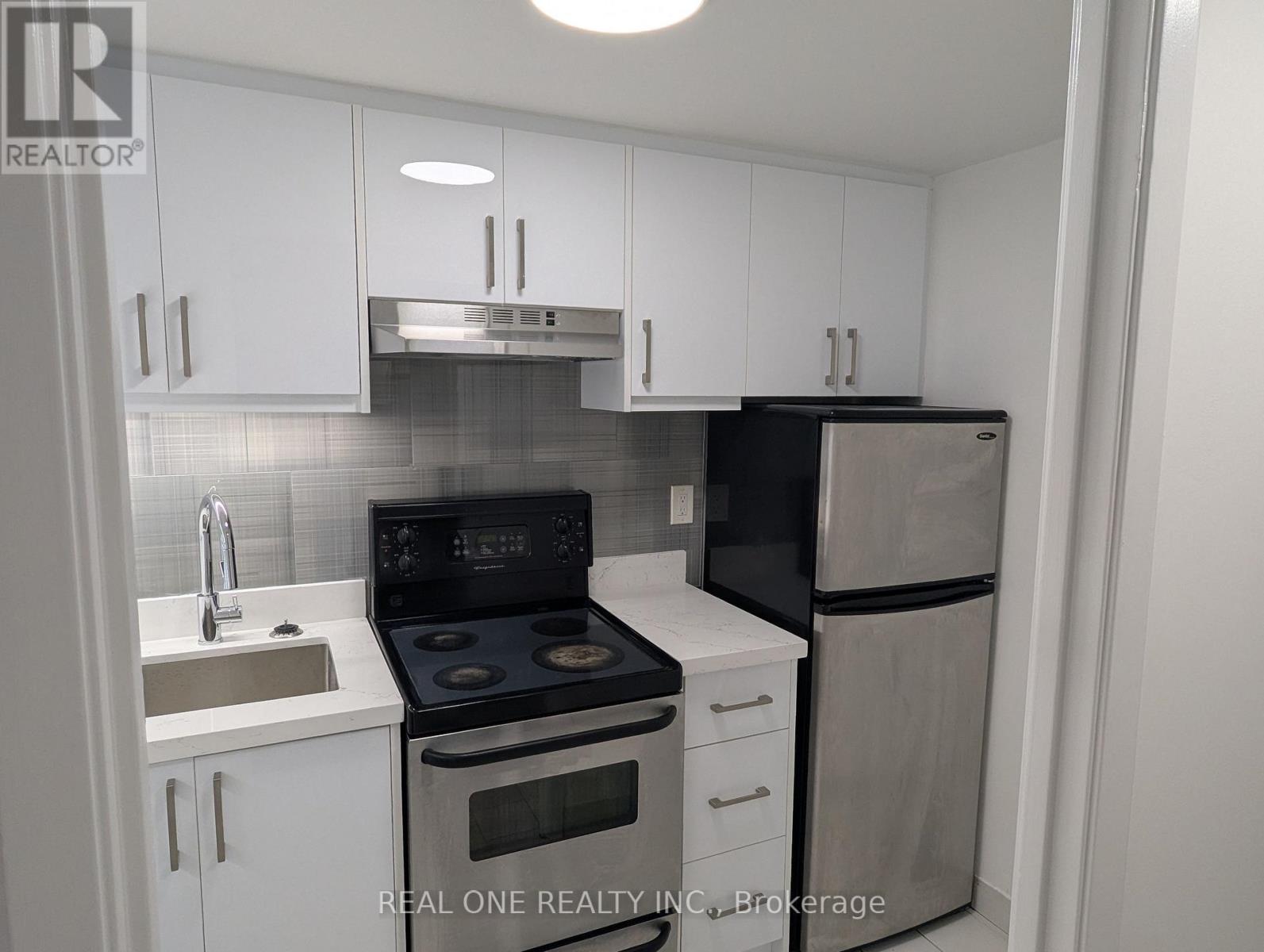 1612 - 711 Bay Street, Toronto, Ontario  M5G 2J8 - Photo 16 - C13673078