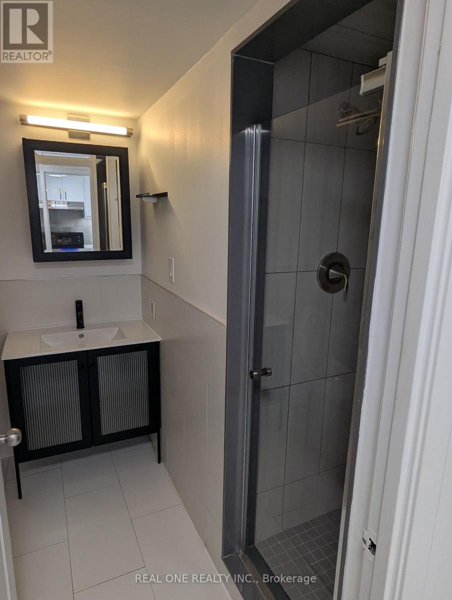 1612 - 711 Bay Street, Toronto, Ontario  M5G 2J8 - Photo 18 - C13673078