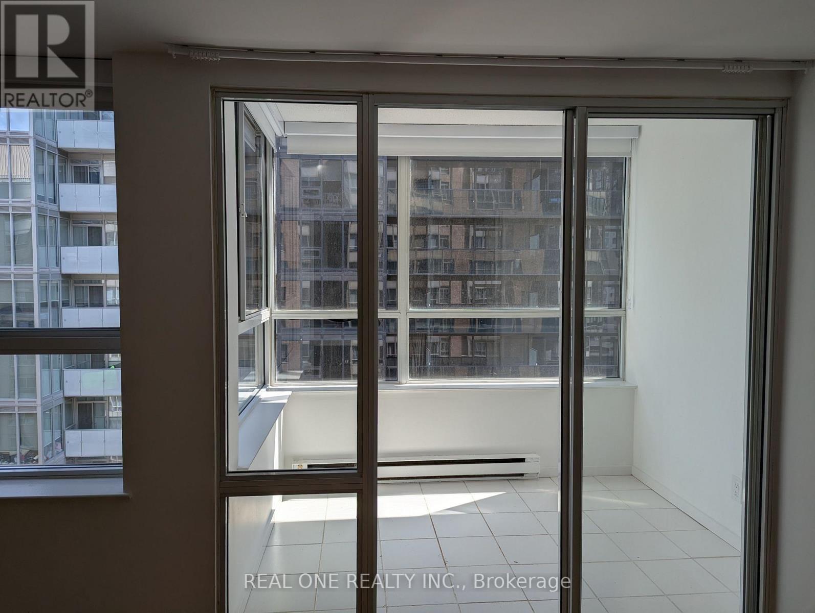 1612 - 711 Bay Street, Toronto, Ontario  M5G 2J8 - Photo 9 - C13673078