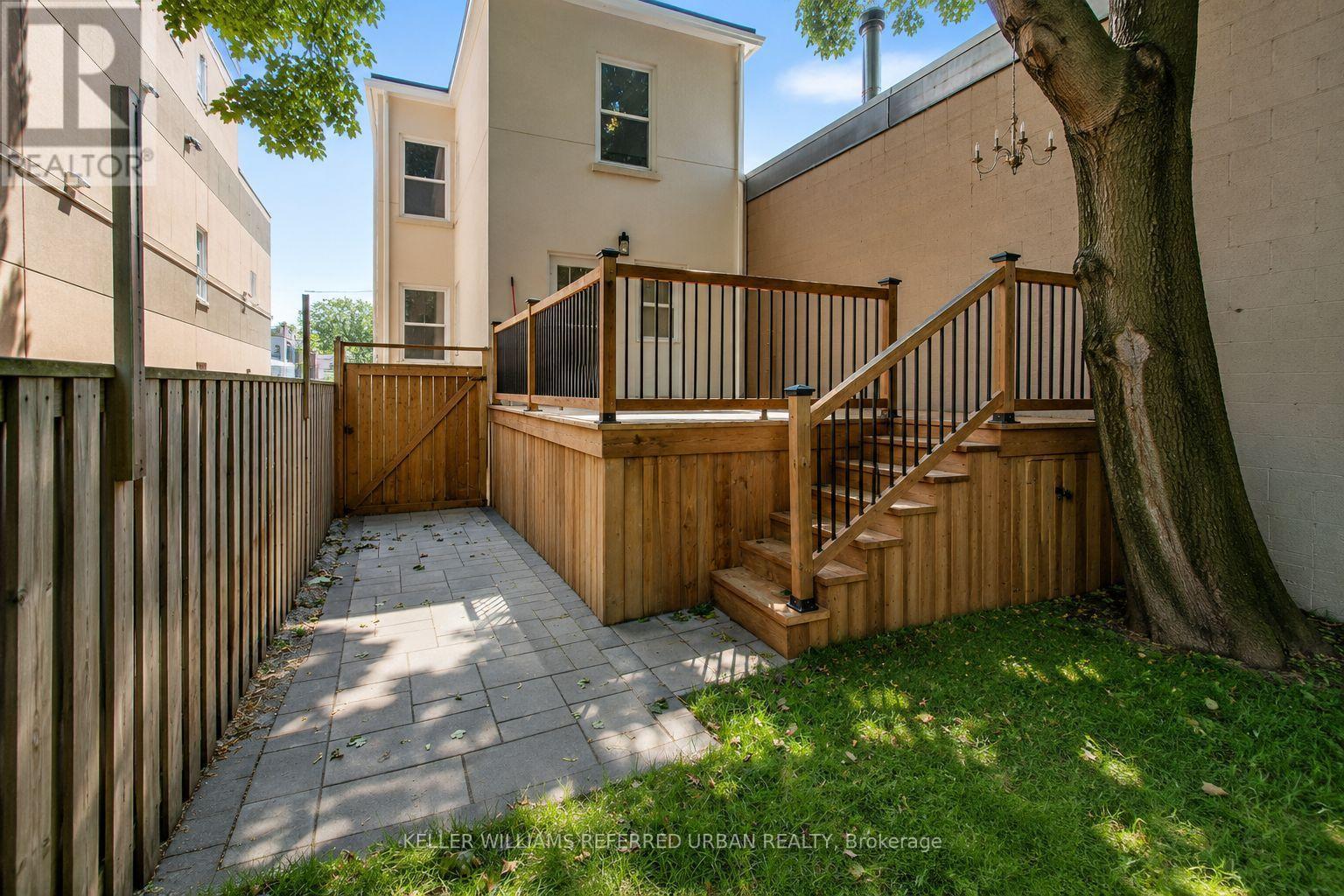 968 Eastern Avenue, Toronto, Ontario  M4L 1A6 - Photo 24 - E13676686