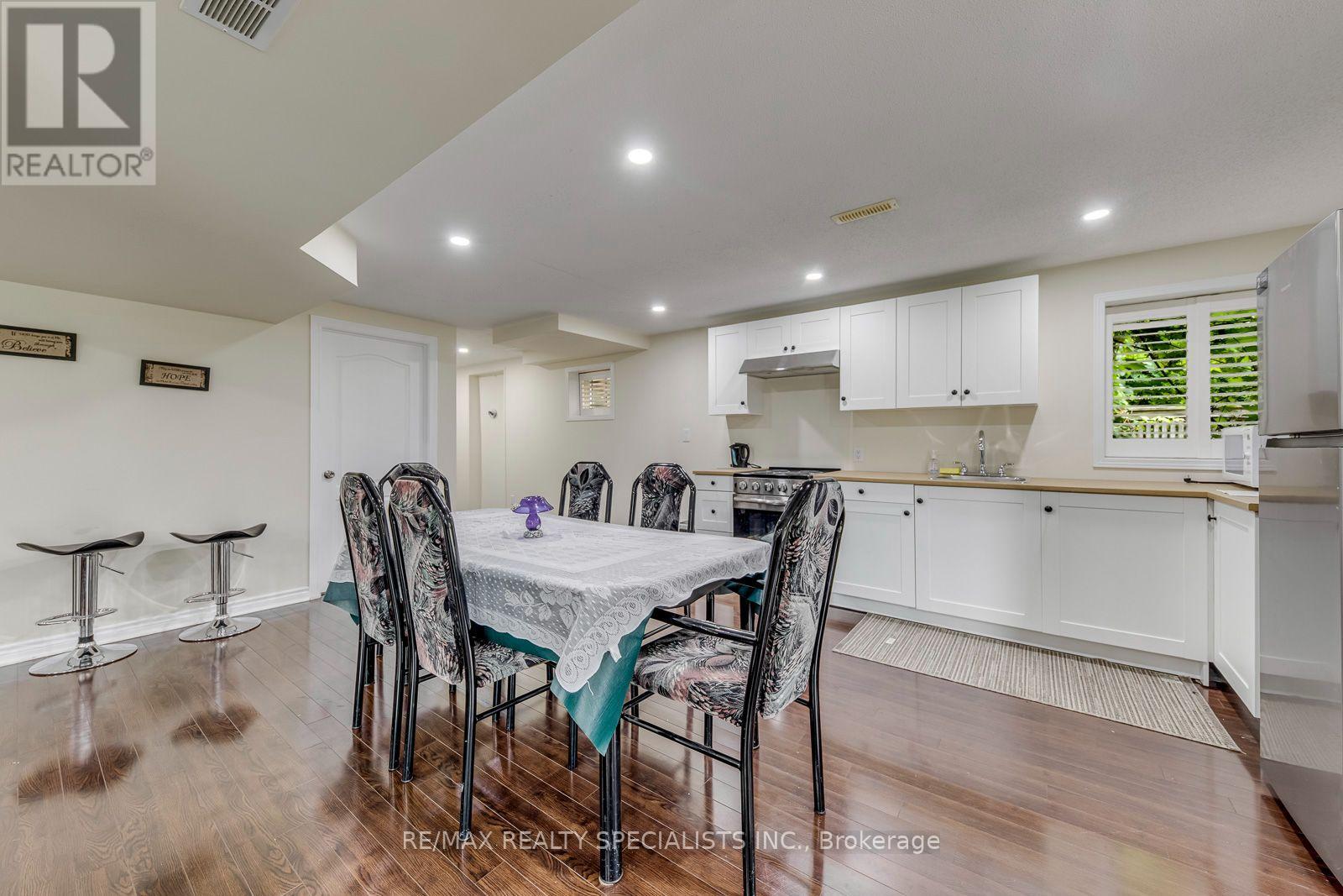 5486 Landsborough Avenue, Mississauga, Ontario  L5R 3X1 - Photo 11 - W13677572
