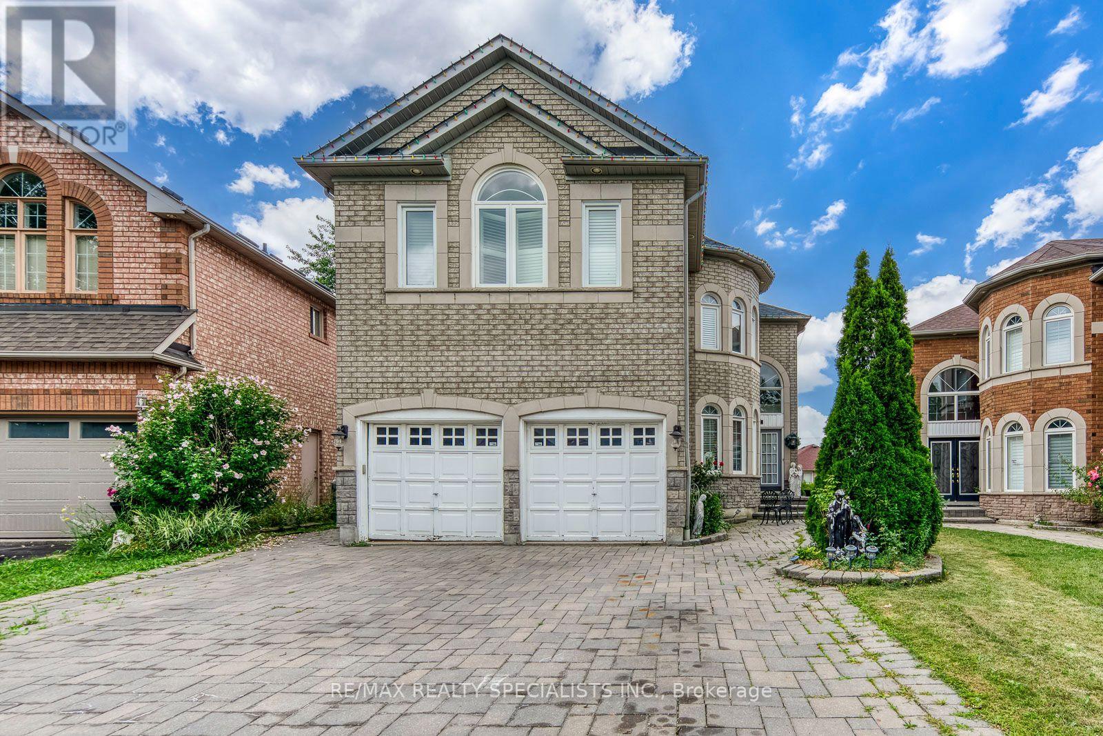 5486 LANDSBOROUGH AVENUE, Mississauga, Ontario