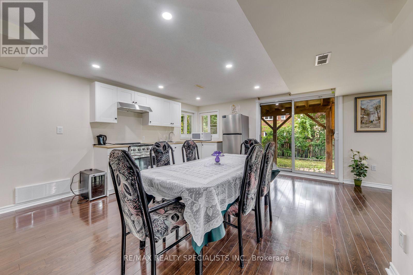 5486 Landsborough Avenue, Mississauga, Ontario  L5R 3X1 - Photo 17 - W13677572