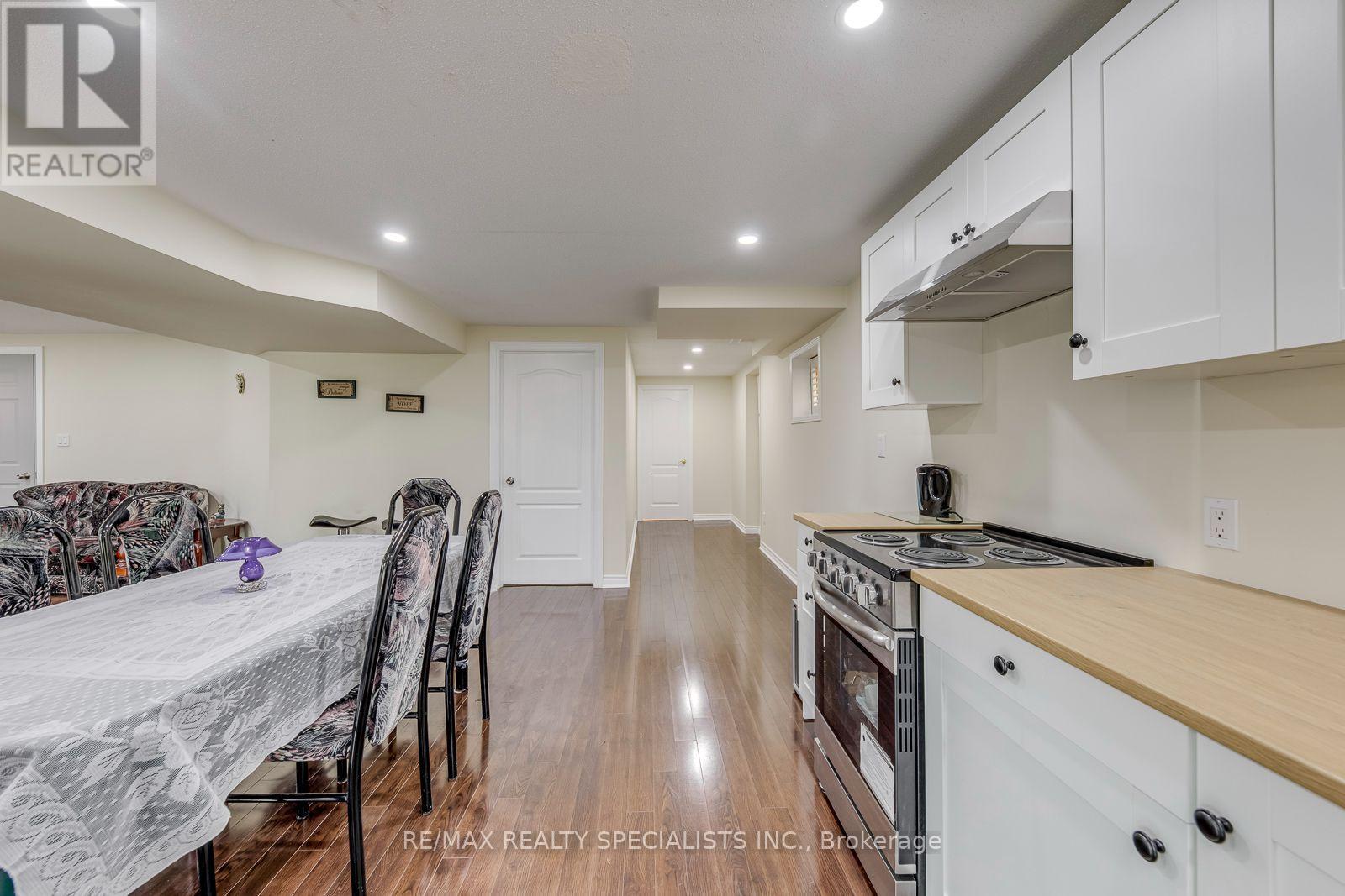 5486 Landsborough Avenue, Mississauga, Ontario  L5R 3X1 - Photo 19 - W13677572