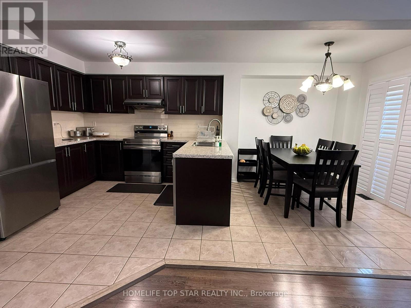 46 Ferncastle Crescent, Brampton, Ontario  L7A 3P3 - Photo 3 - W13668916