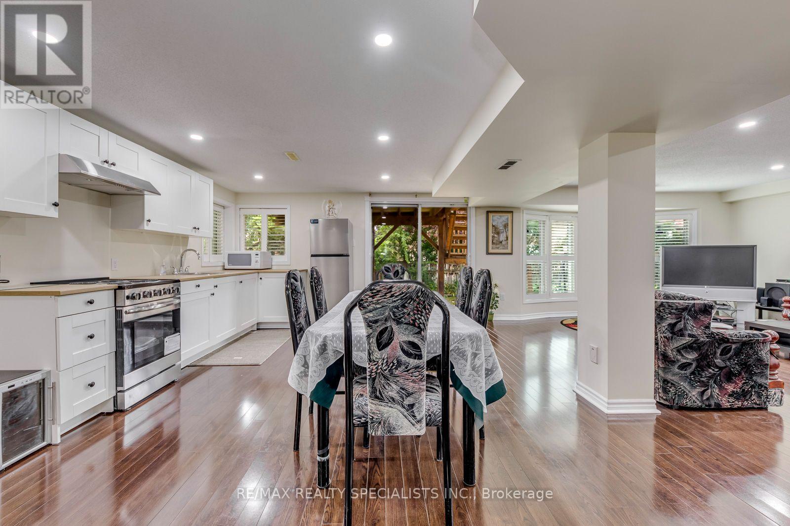5486 Landsborough Avenue, Mississauga, Ontario  L5R 3X1 - Photo 16 - W13677572