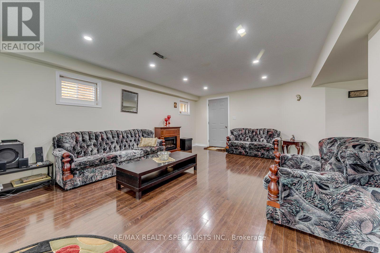 5486 Landsborough Avenue, Mississauga, Ontario  L5R 3X1 - Photo 10 - W13677572