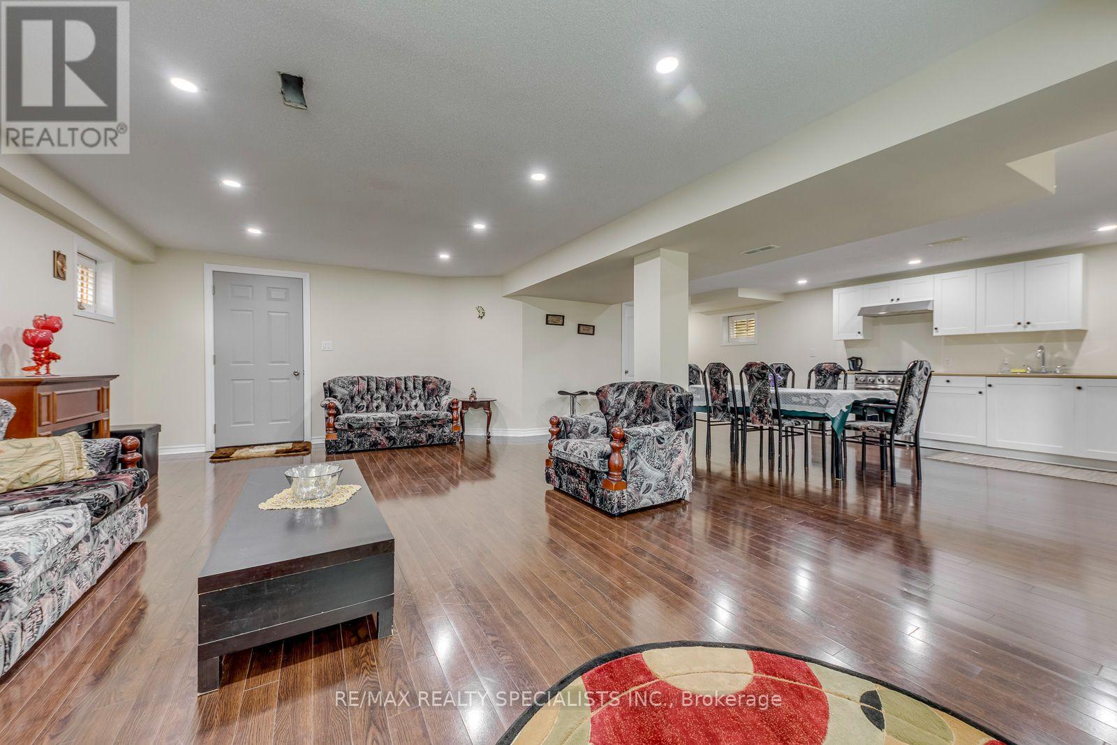 5486 Landsborough Avenue, Mississauga, Ontario  L5R 3X1 - Photo 9 - W13677572