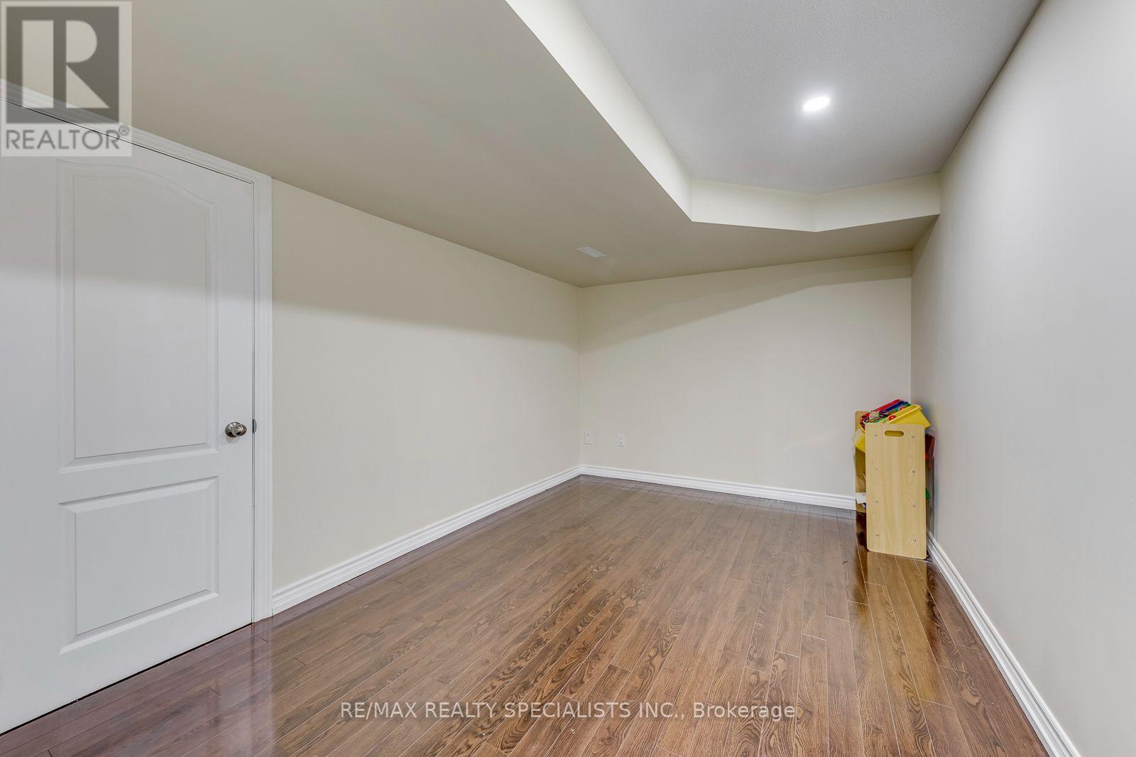 5486 Landsborough Avenue, Mississauga, Ontario  L5R 3X1 - Photo 23 - W13677572