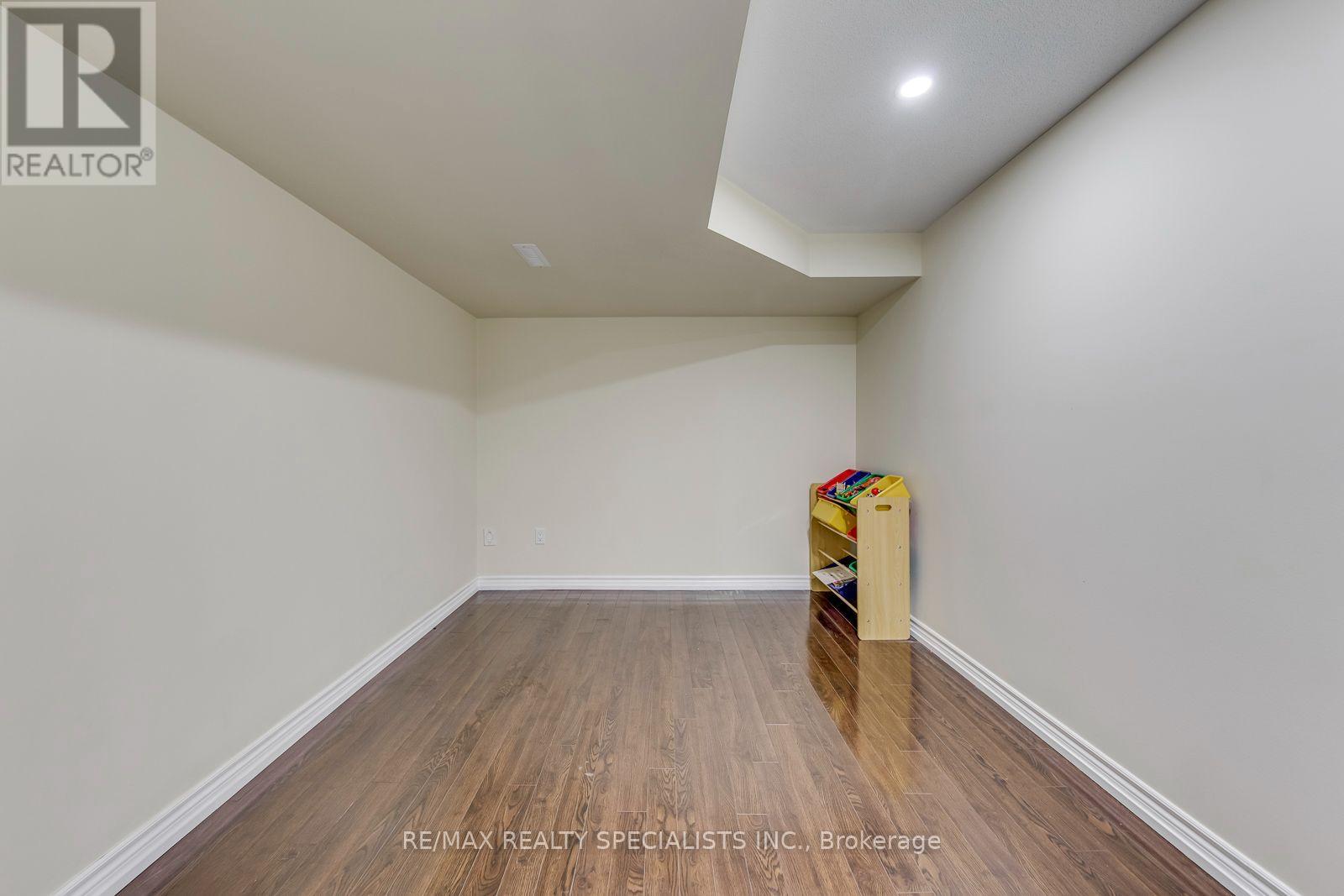 5486 Landsborough Avenue, Mississauga, Ontario  L5R 3X1 - Photo 24 - W13677572