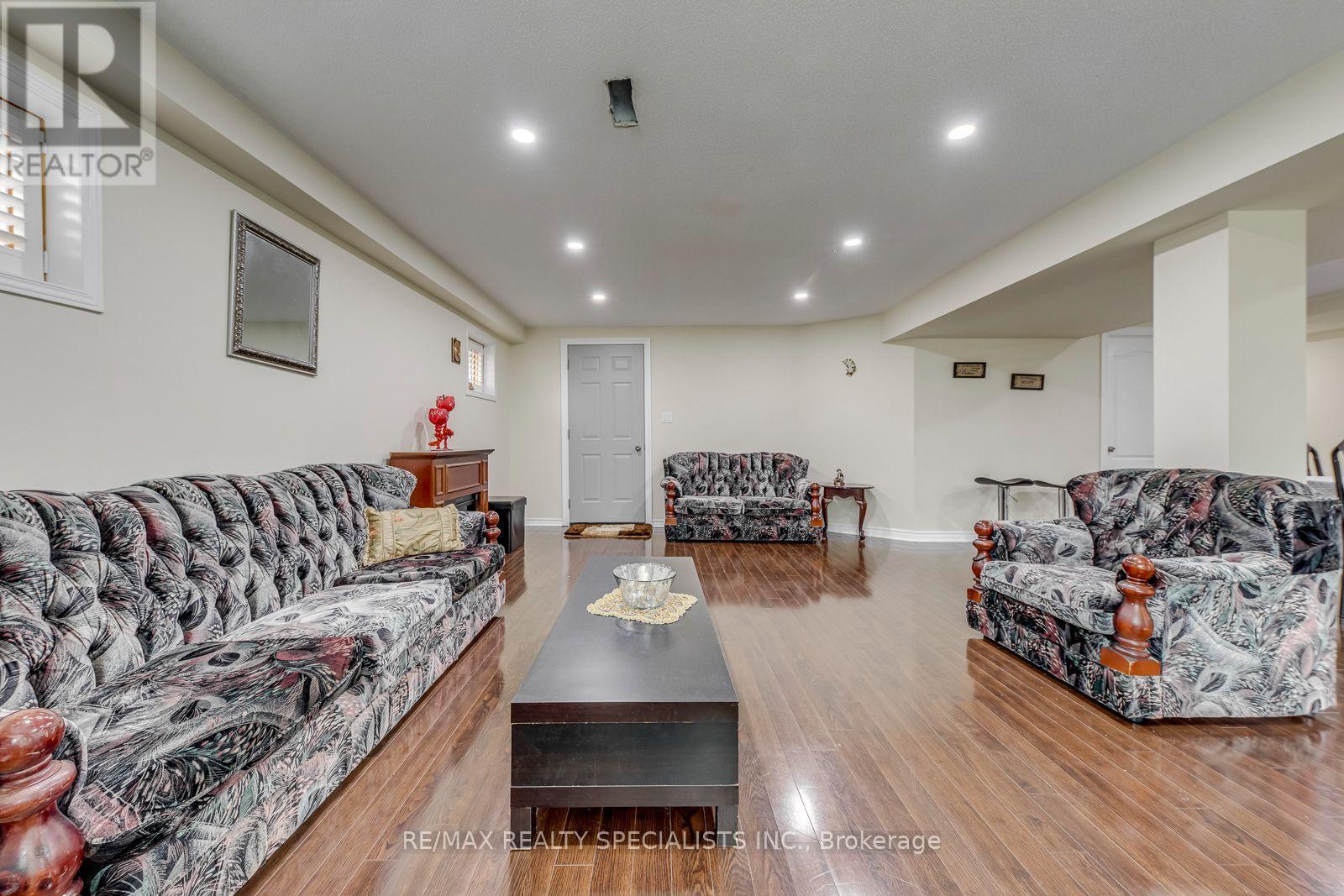 5486 Landsborough Avenue, Mississauga, Ontario  L5R 3X1 - Photo 8 - W13677572