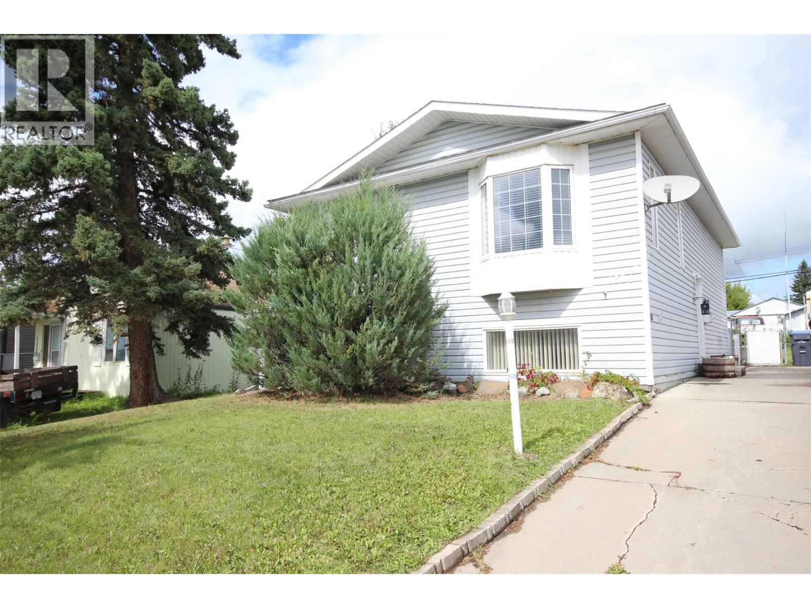 1324 95 Avenue, Dawson Creek, British Columbia