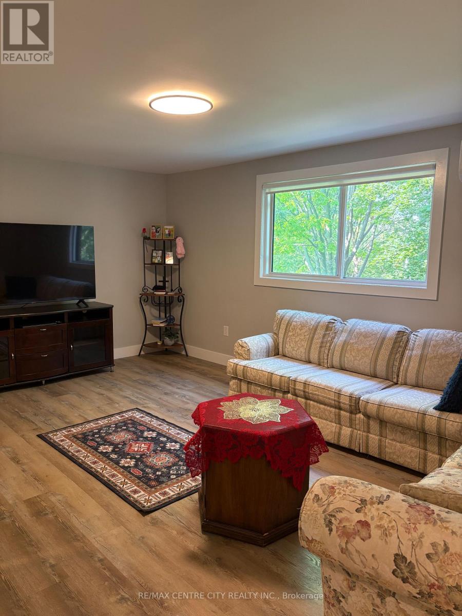 9 - 400 Scenic Drive S, London South, Ontario  N5Z 3A8 - Photo 11 - X13678158