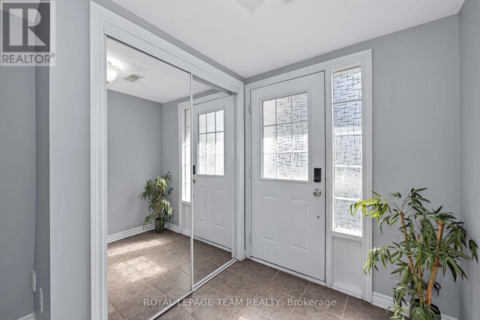 2555 Waterlilly Way, Ottawa, Ontario  K2J 0K6 - Photo 3 - X13678172