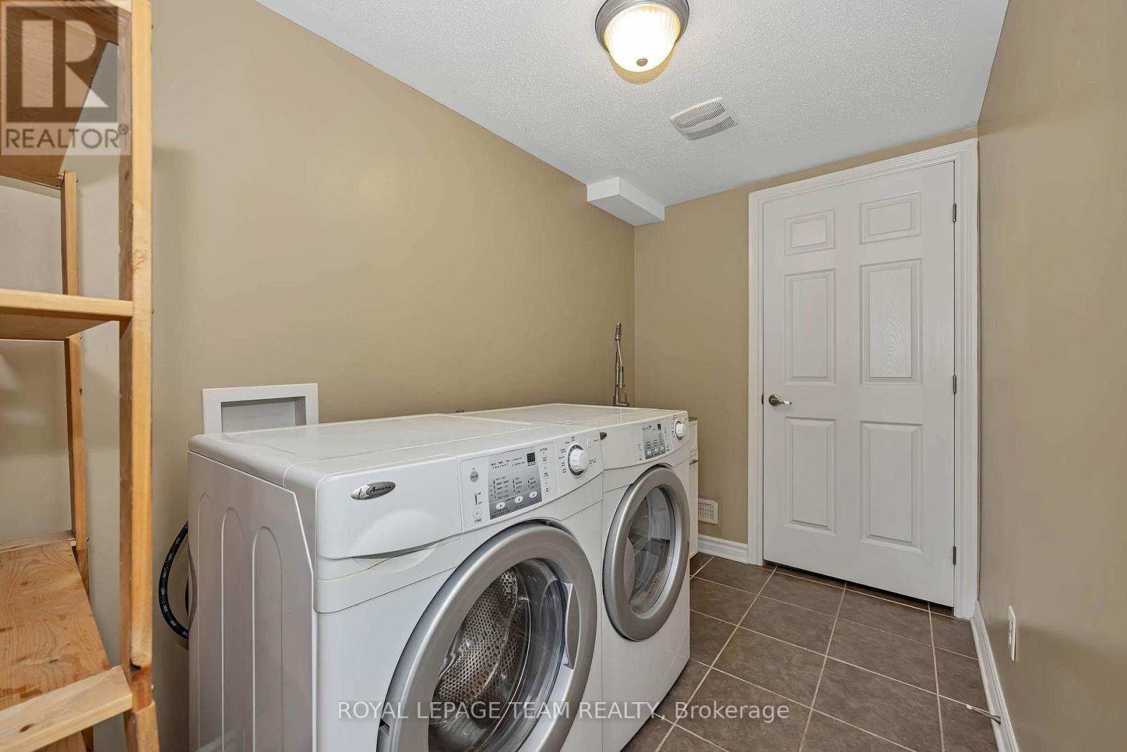 2555 Waterlilly Way, Ottawa, Ontario  K2J 0K6 - Photo 5 - X13678172