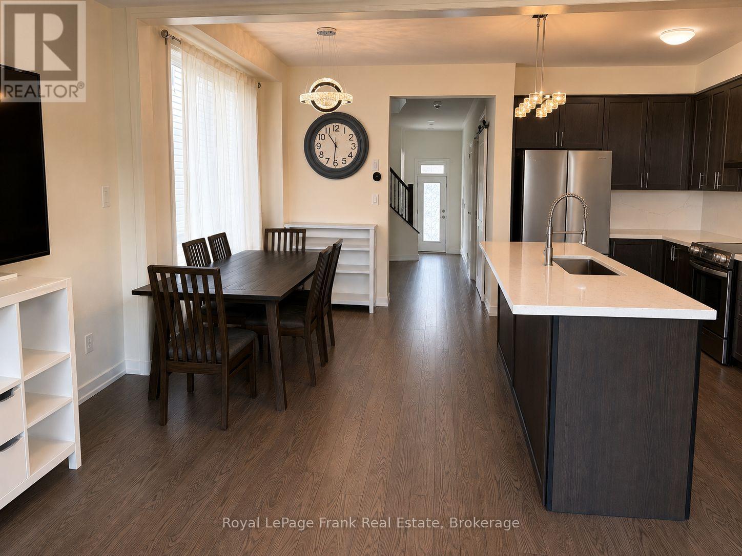 18 Larkin Lane, Clarington, Ontario  L1C 2W3 - Photo 2 - E13678062