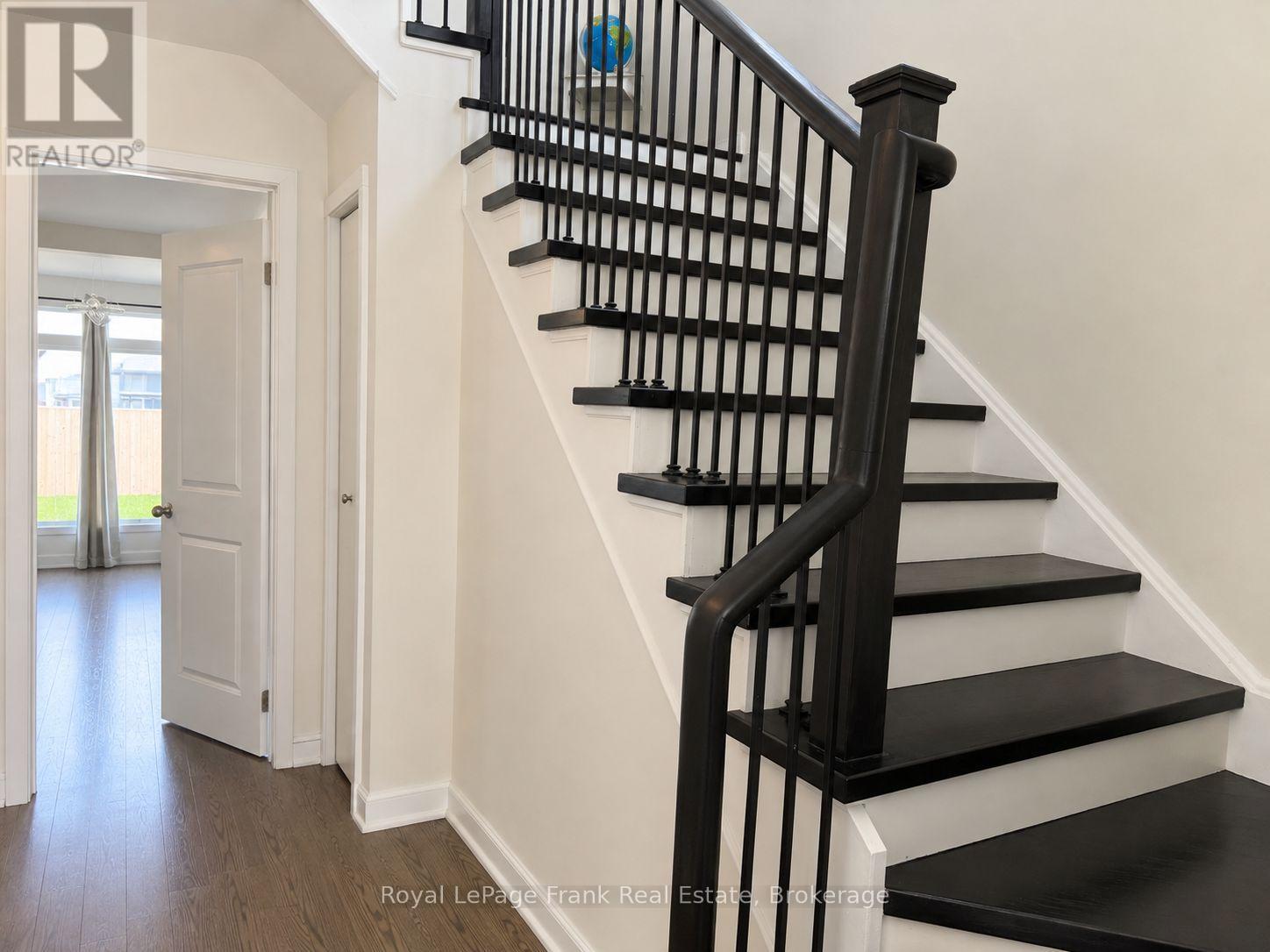 18 Larkin Lane, Clarington, Ontario  L1C 2W3 - Photo 5 - E13678062