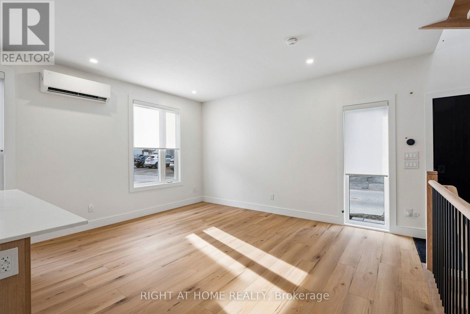 Ls - 55 Camberwell Road, Toronto, Ontario  M6C 3E7 - Photo 12 - C13678020