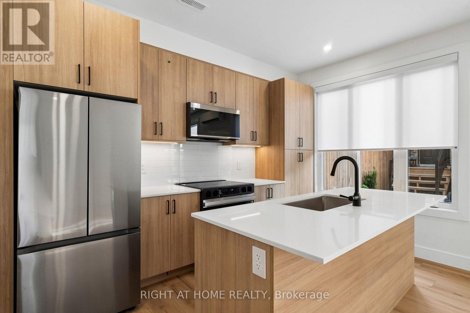 Ls - 55 Camberwell Road, Toronto, Ontario  M6C 3E7 - Photo 13 - C13678020