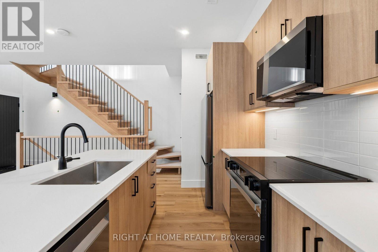 Ls - 55 Camberwell Road, Toronto, Ontario  M6C 3E7 - Photo 16 - C13678020