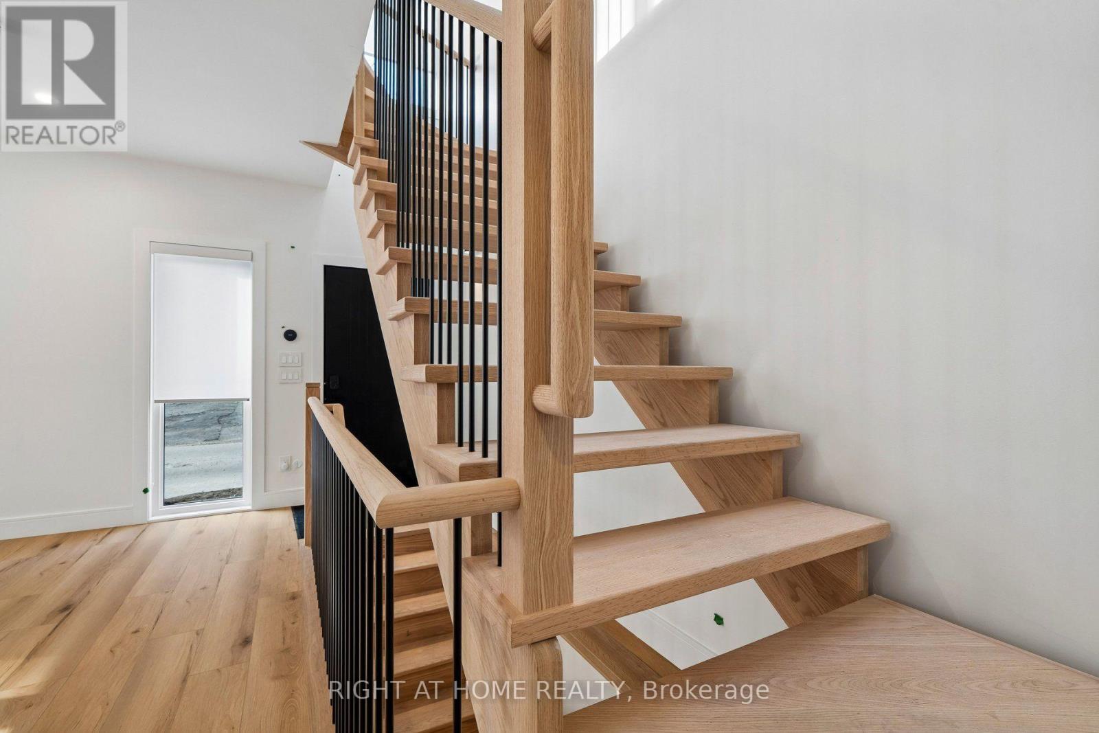 Ls - 55 Camberwell Road, Toronto, Ontario  M6C 3E7 - Photo 19 - C13678020