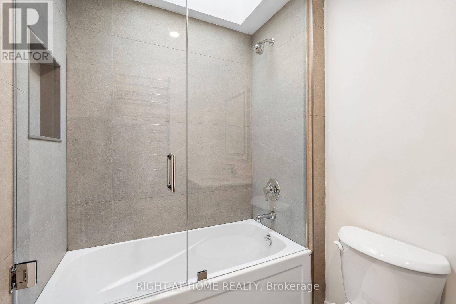 Ls - 55 Camberwell Road, Toronto, Ontario  M6C 3E7 - Photo 24 - C13678020