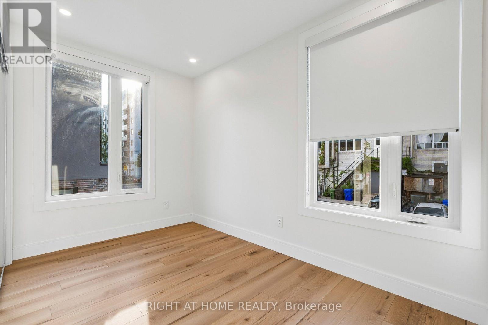 Ls - 55 Camberwell Road, Toronto, Ontario  M6C 3E7 - Photo 25 - C13678020