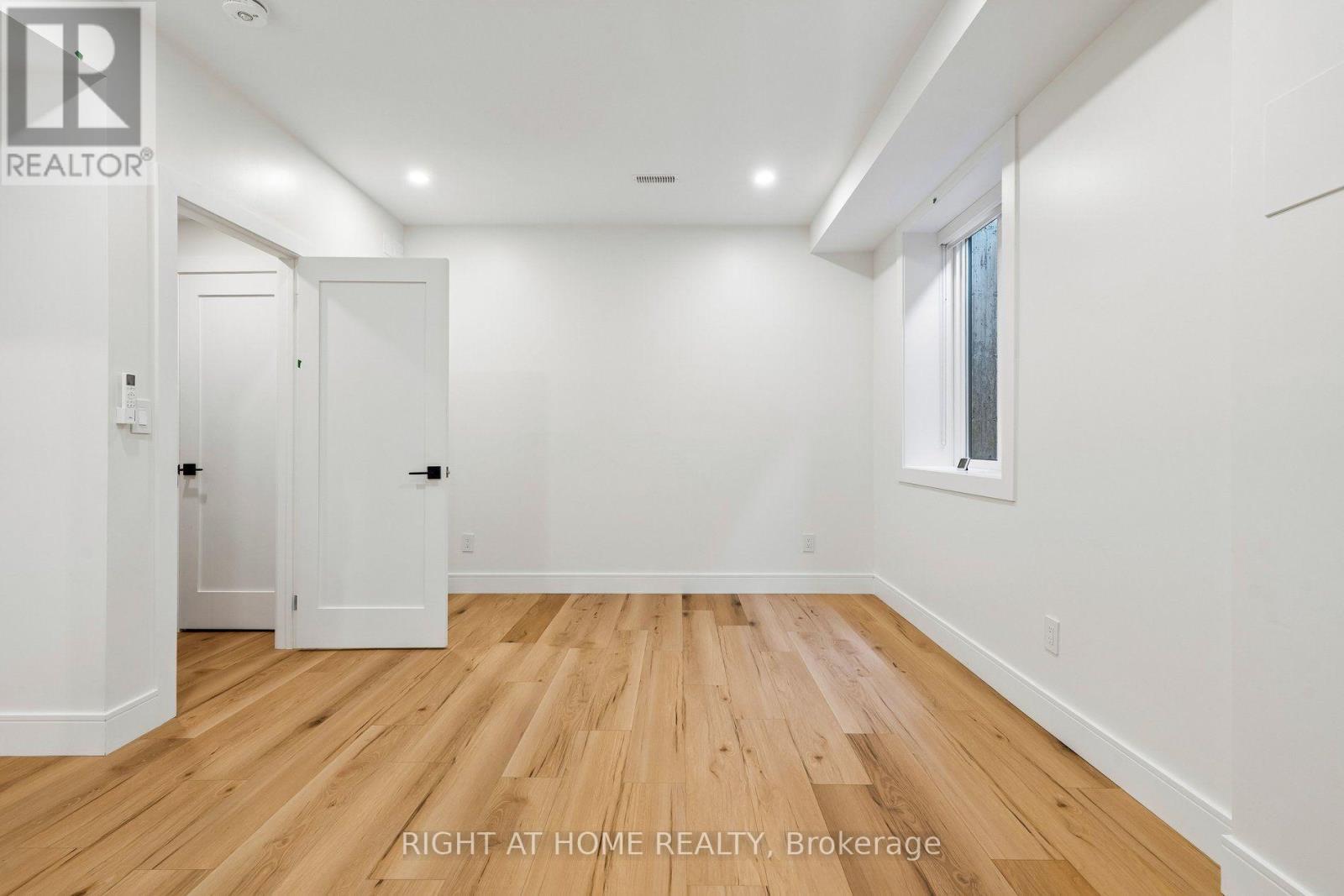 Ls - 55 Camberwell Road, Toronto, Ontario  M6C 3E7 - Photo 30 - C13678020