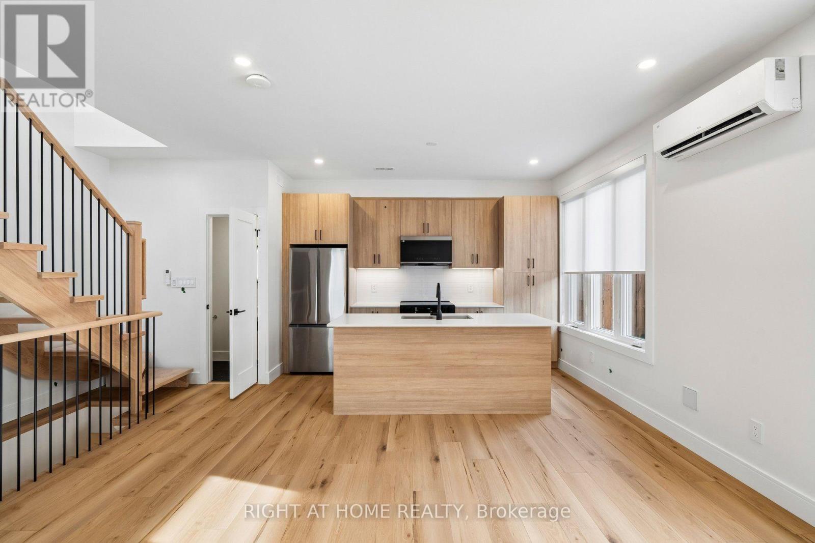 Ls - 55 Camberwell Road, Toronto, Ontario  M6C 3E7 - Photo 5 - C13678020