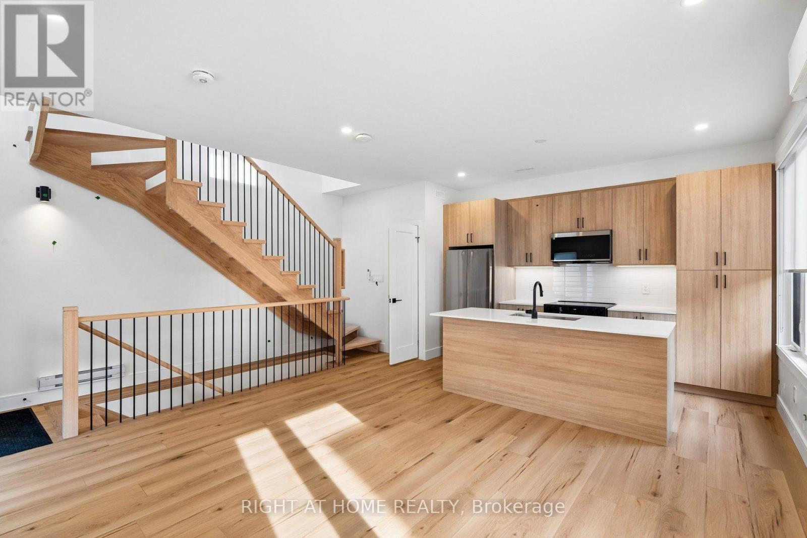 Ls - 55 Camberwell Road, Toronto, Ontario  M6C 3E7 - Photo 7 - C13678020