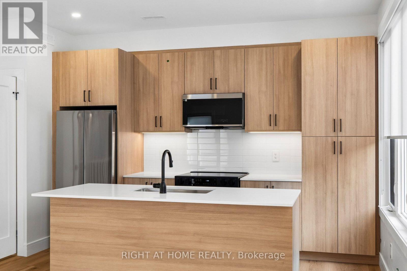 Ls - 55 Camberwell Road, Toronto, Ontario  M6C 3E7 - Photo 8 - C13678020