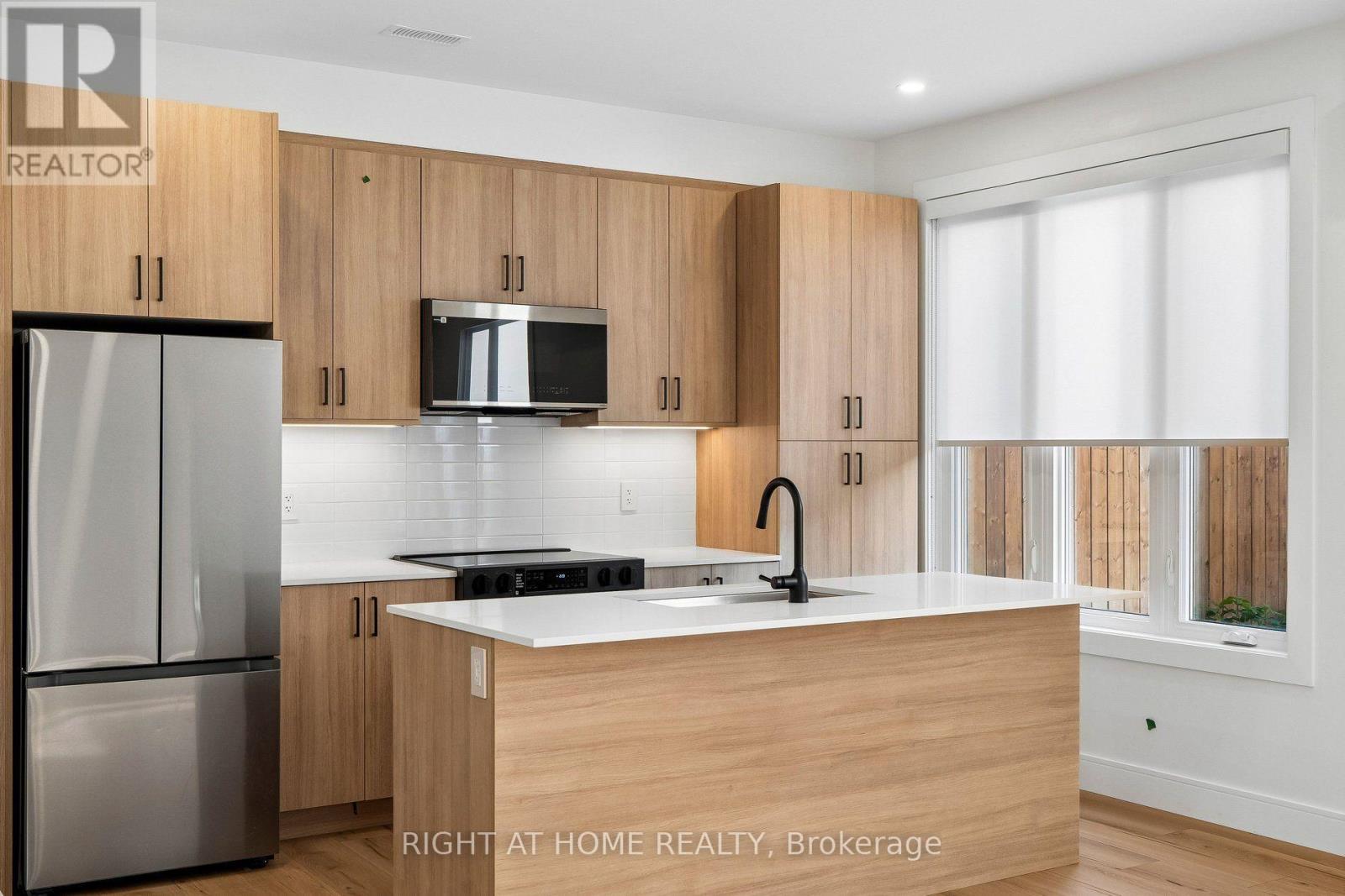 Ls - 55 Camberwell Road, Toronto, Ontario  M6C 3E7 - Photo 9 - C13678020