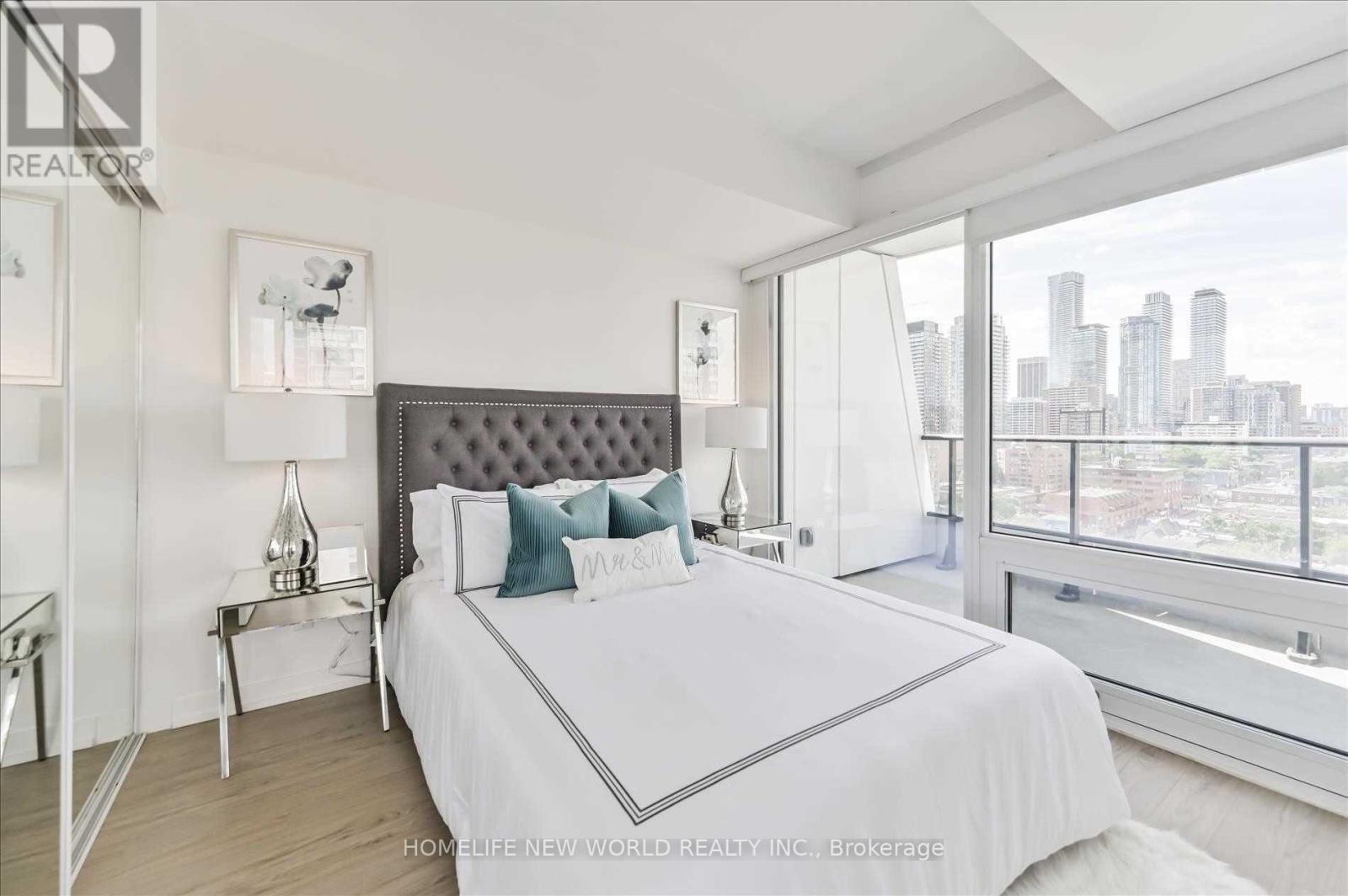 1812 - 85 Wood Street, Toronto, Ontario  M4Y 0E8 - Photo 13 - C13678038