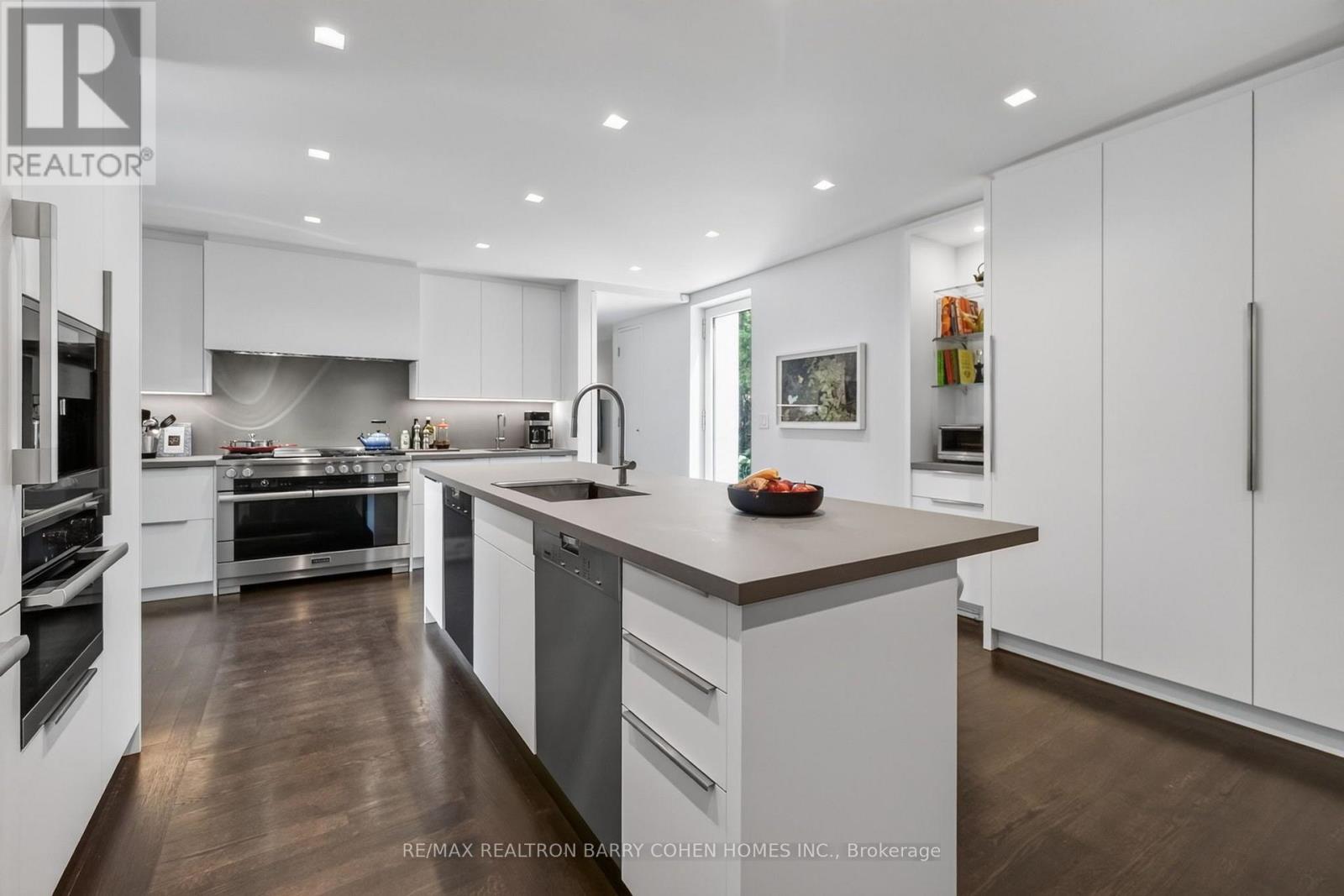 12 Tudor Gate, Toronto, Ontario  M2L 1N4 - Photo 21 - C13678060
