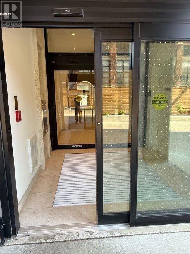 615 - 181 Sterling Road, Toronto, Ontario M6R 2B2 - Photo 2 - C13678070