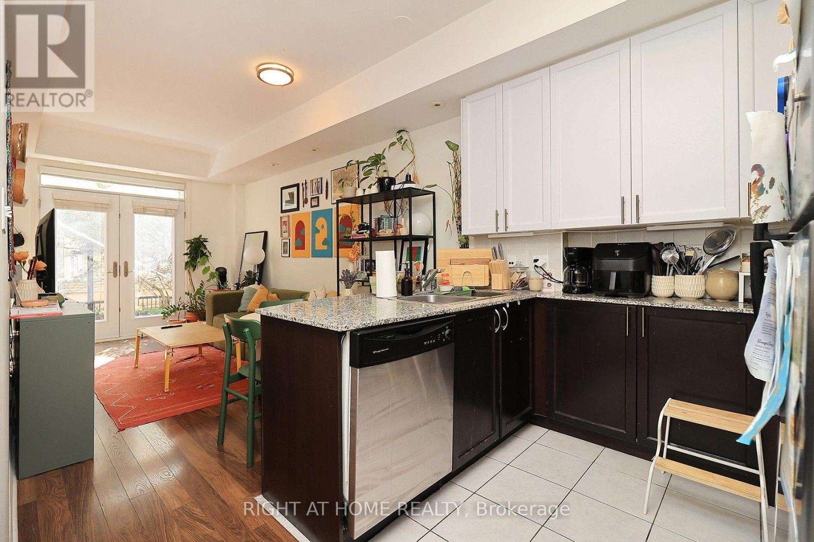 Th12 - 78 Carr Street, Toronto, Ontario  M5T 1B7 - Photo 11 - C13678074