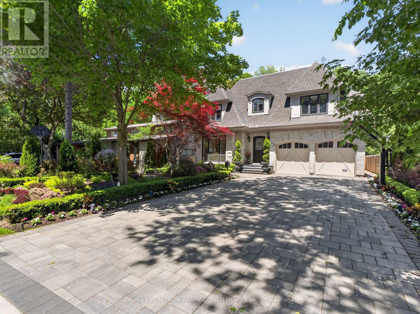 18 Brookfield Road, Toronto, Ontario  M2P 1A9 - Photo 2 - C13678138