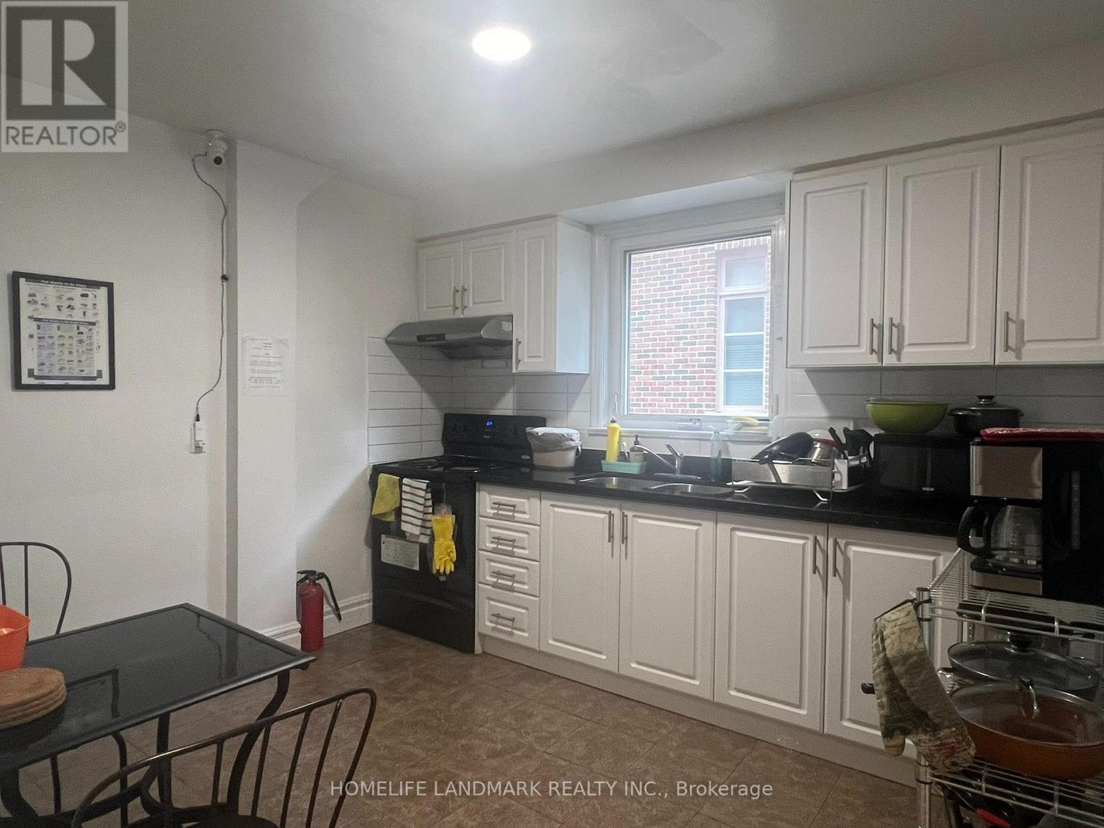 228 Hollywood Avenue, Toronto, Ontario  M2N 3K6 - Photo 2 - C13678216