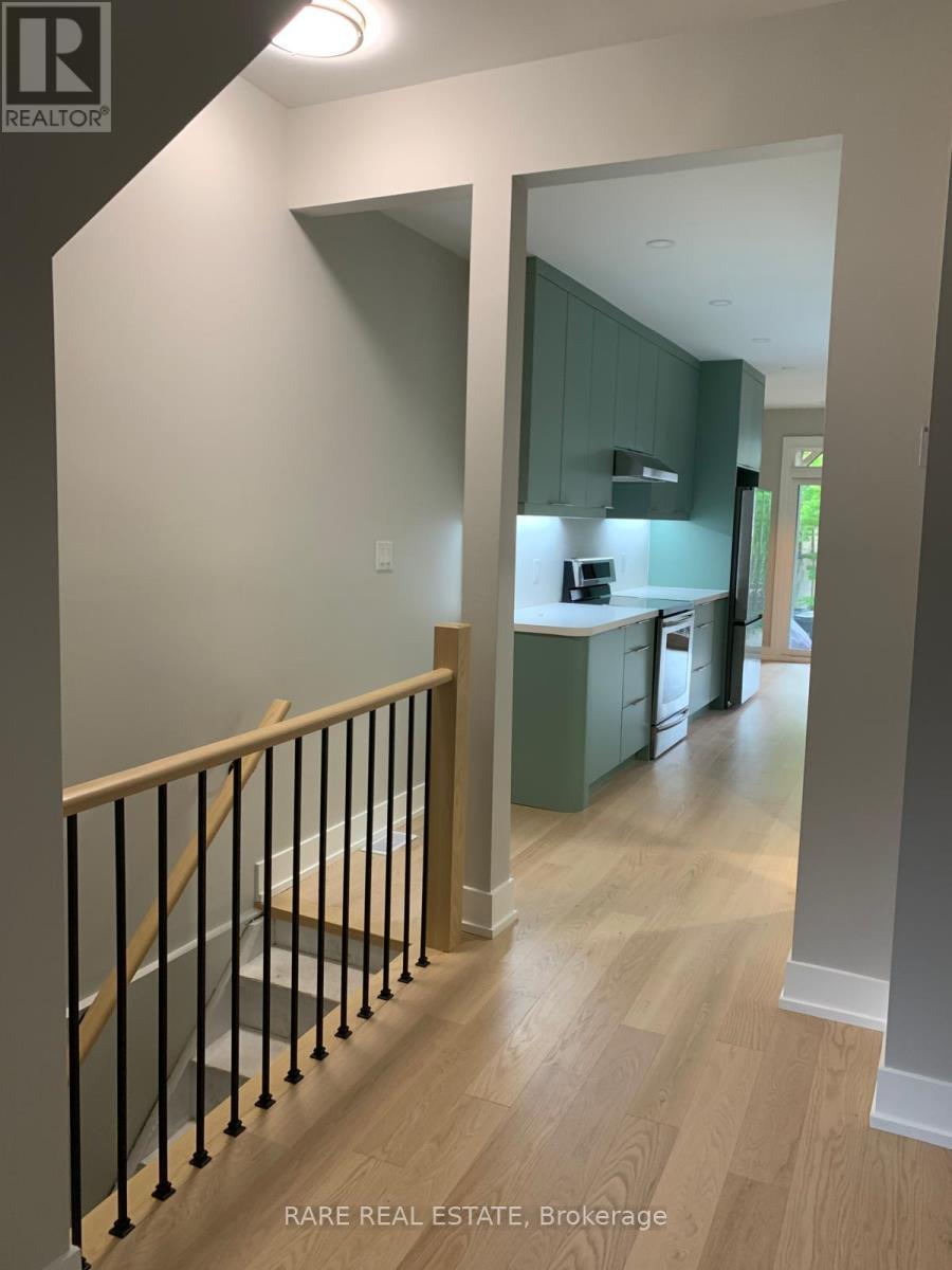 227 Logan Avenue, Toronto, Ontario  M4M 2N2 - Photo 3 - E13678036