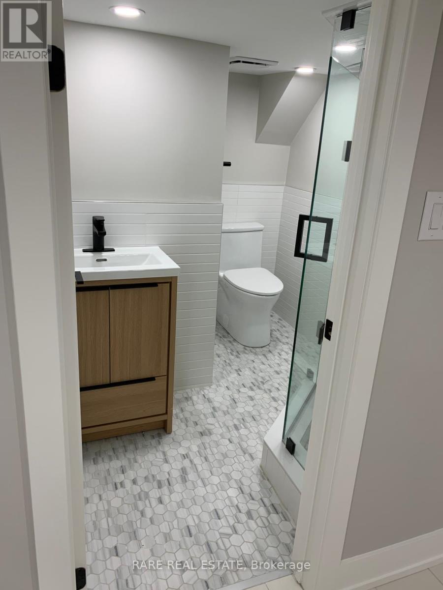 227 Logan Avenue, Toronto, Ontario  M4M 2N2 - Photo 7 - E13678036