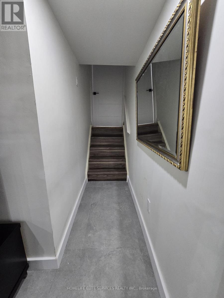 36 Manorglen Crescent, Toronto, Ontario  M1S 1W4 - Photo 10 - E13678152