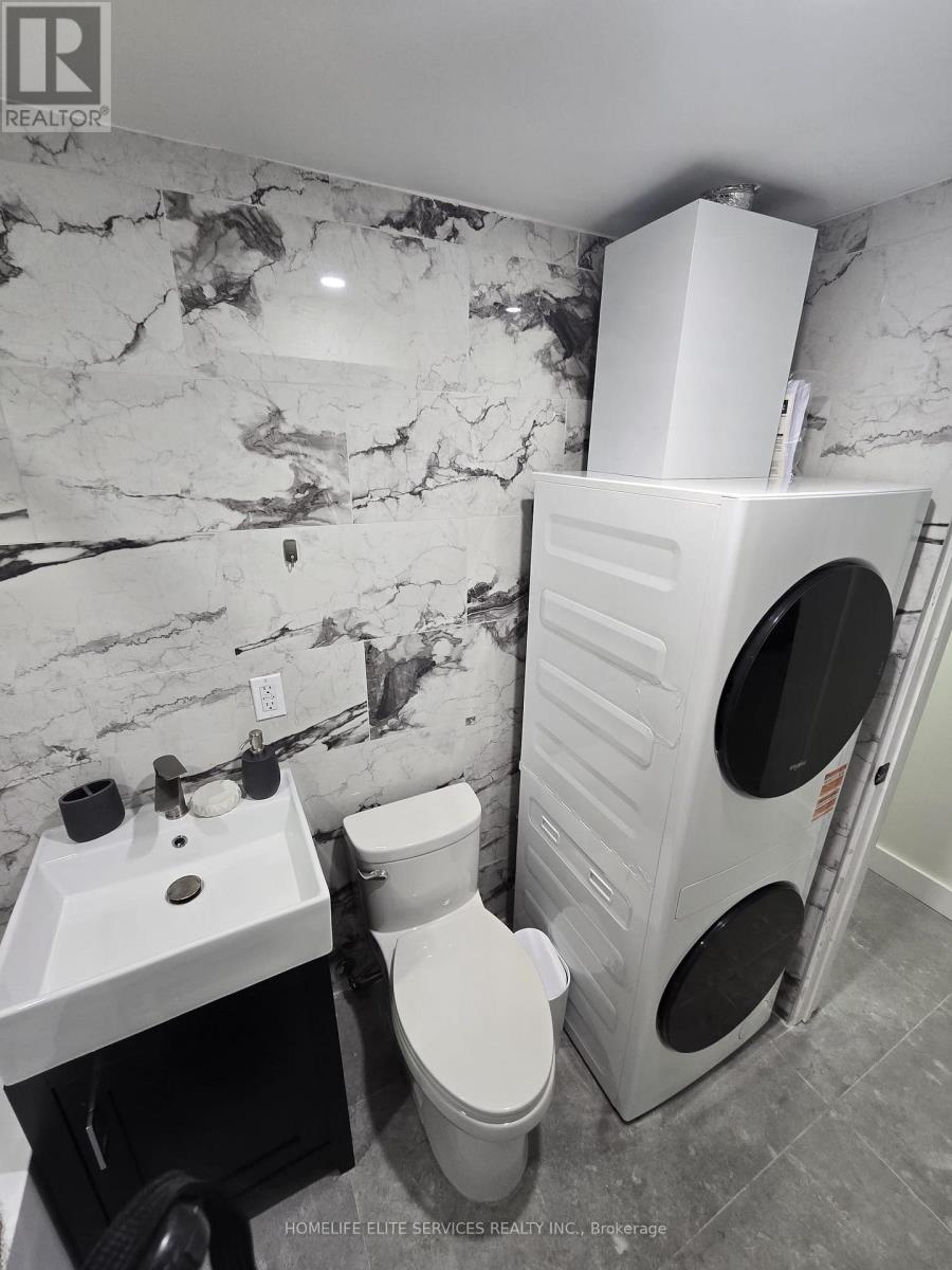 36 Manorglen Crescent, Toronto, Ontario  M1S 1W4 - Photo 7 - E13678152