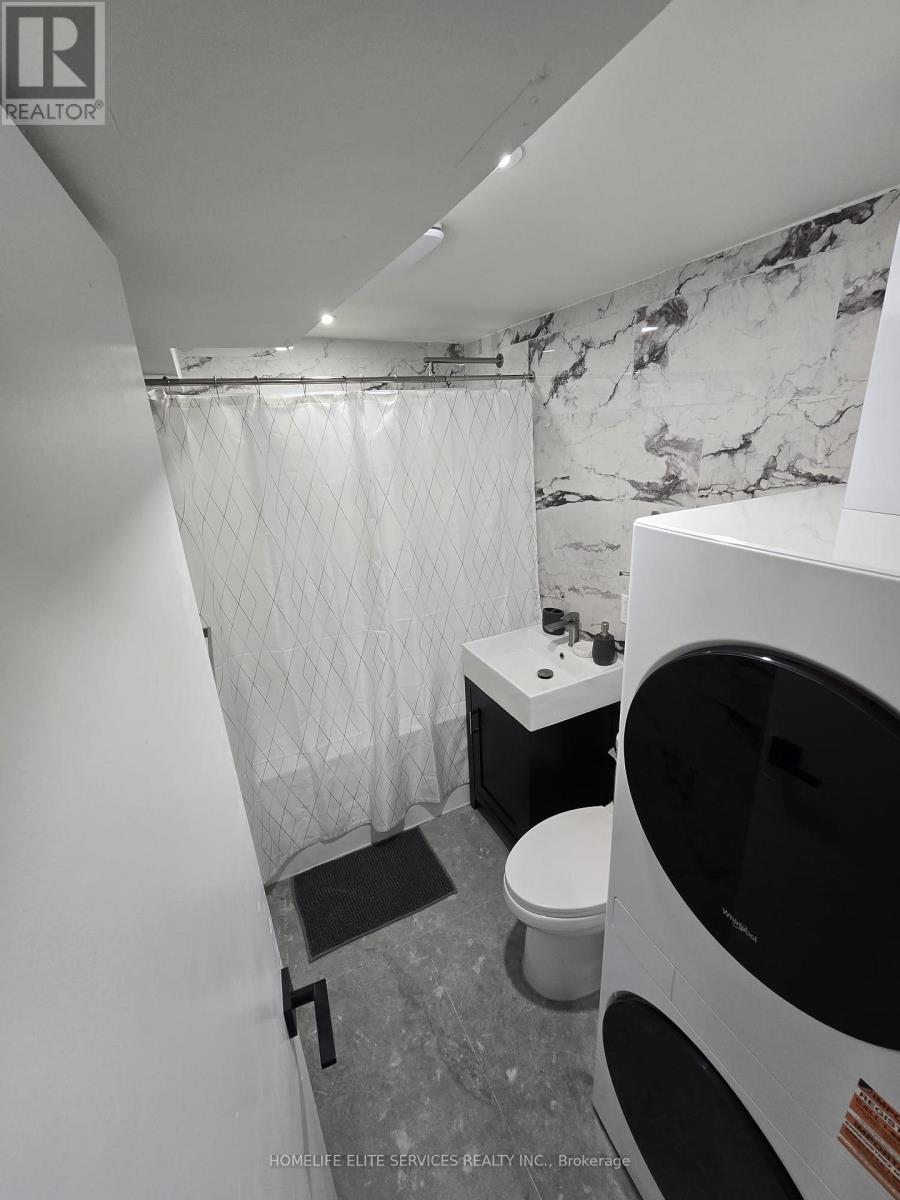 36 Manorglen Crescent, Toronto, Ontario  M1S 1W4 - Photo 8 - E13678152