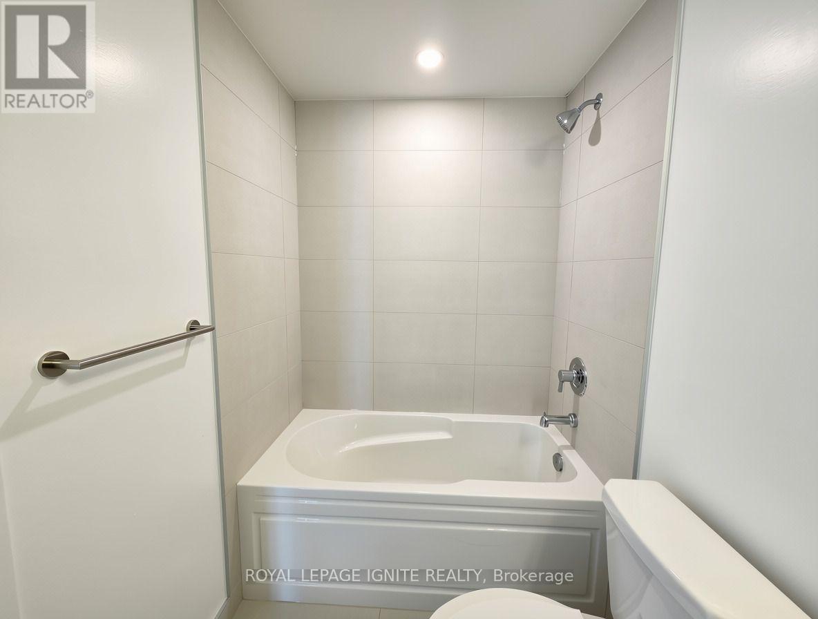1639 - 2545 Simcoe Street N, Oshawa, Ontario  L1L 0W3 - Photo 13 - E13678162