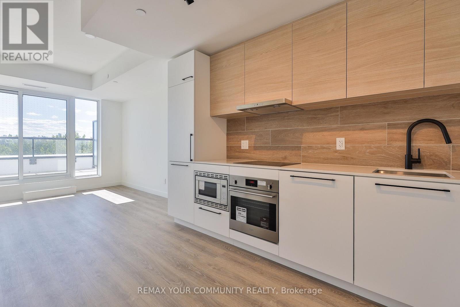 514 - 1050 Eastern Avenue, Toronto, Ontario  M4L 0B7 - Photo 2 - E13678222