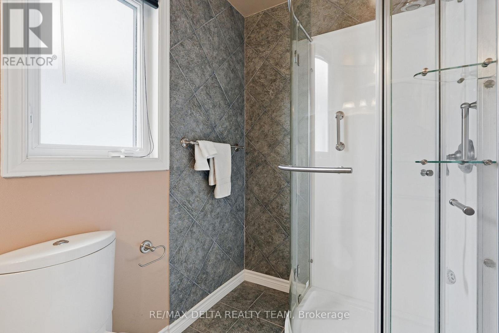 310 Mceachern Crescent, Ottawa, Ontario  K1E 3K2 - Photo 29 - X13487600