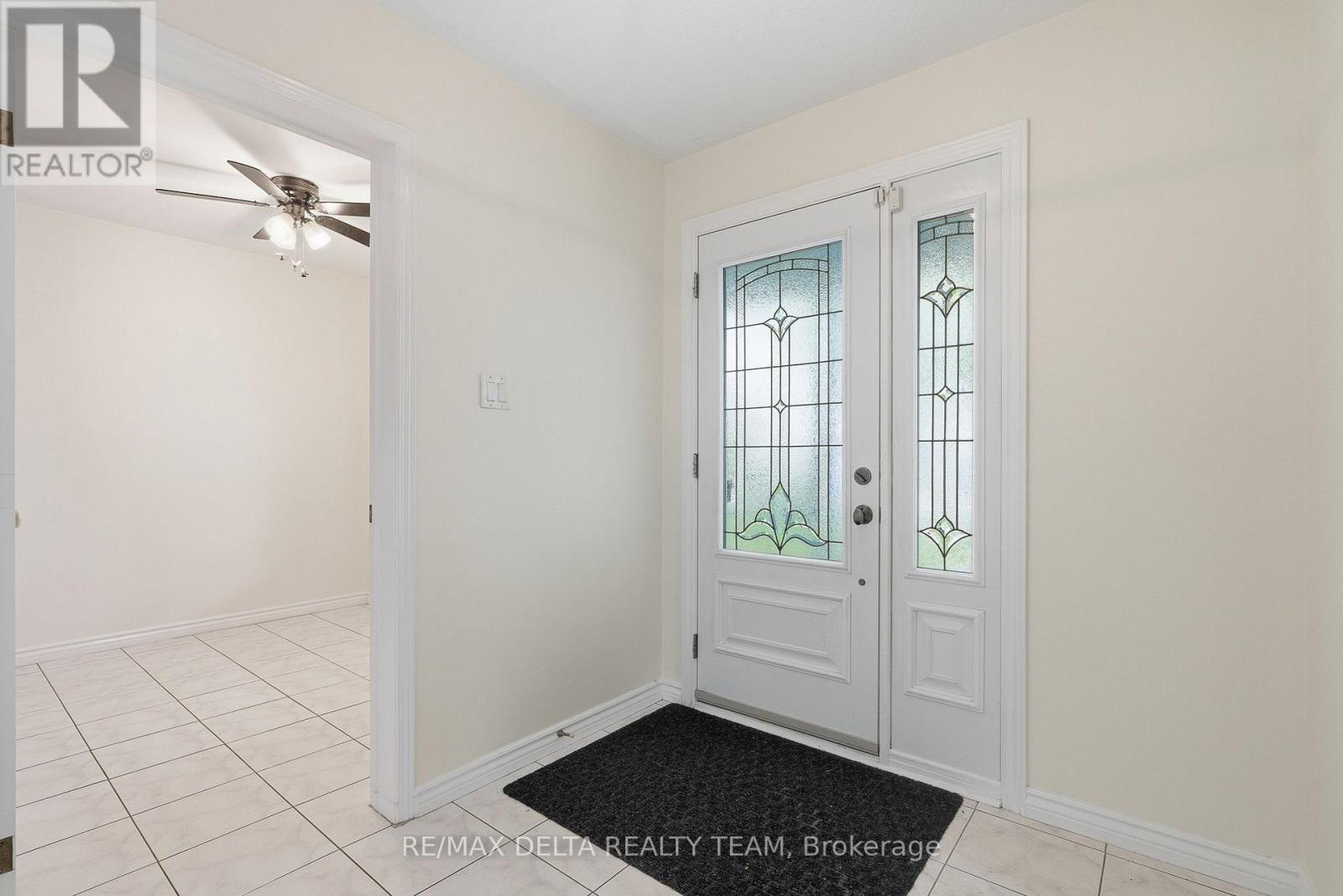 310 Mceachern Crescent, Ottawa, Ontario K1E 3K2 - Photo 3 - X13487600