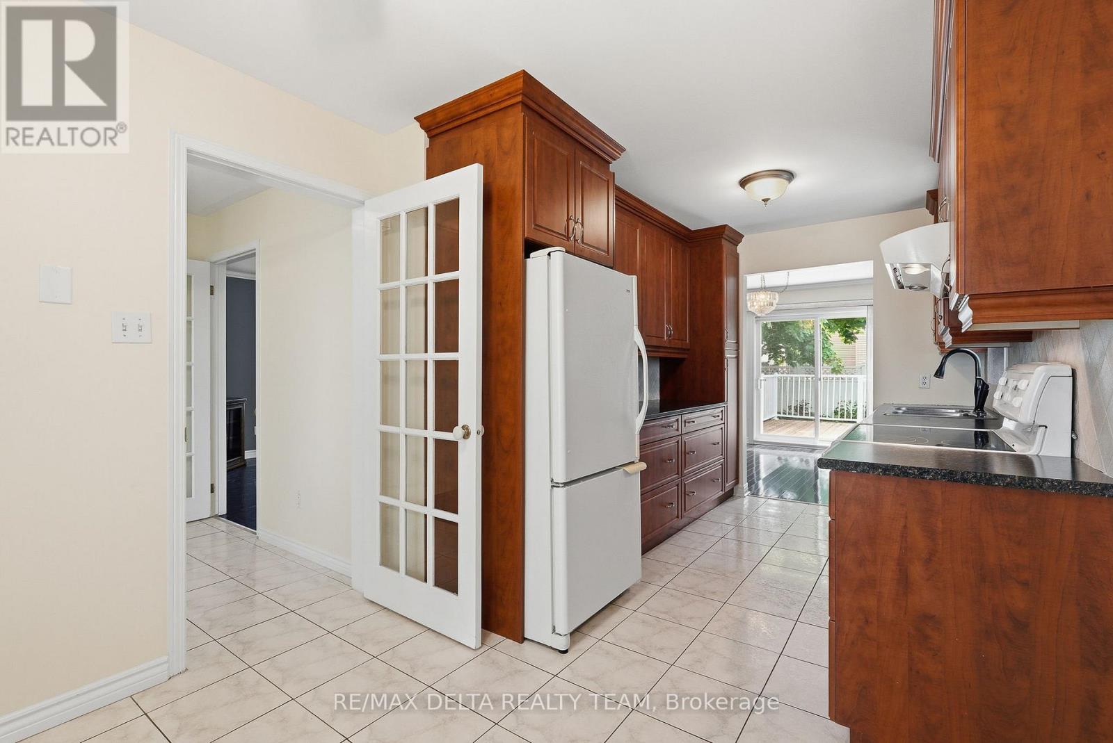 310 Mceachern Crescent, Ottawa, Ontario  K1E 3K2 - Photo 8 - X13487600