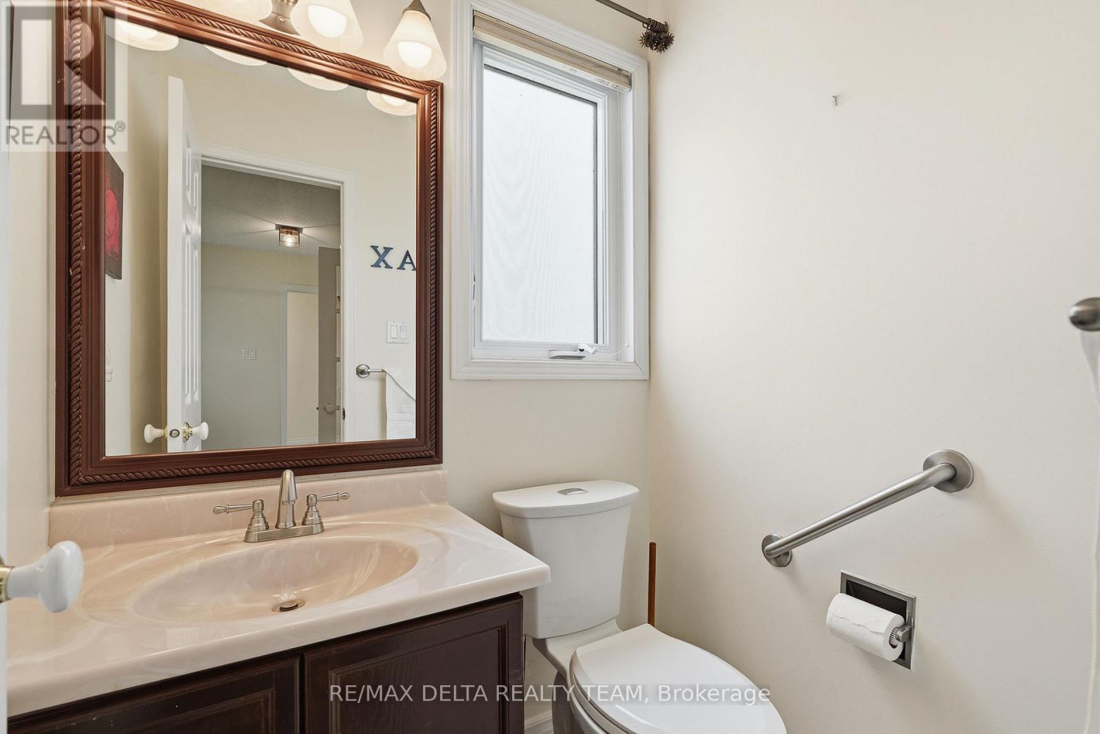 310 Mceachern Crescent, Ottawa, Ontario K1E 3K2 - Photo 5 - X13487600